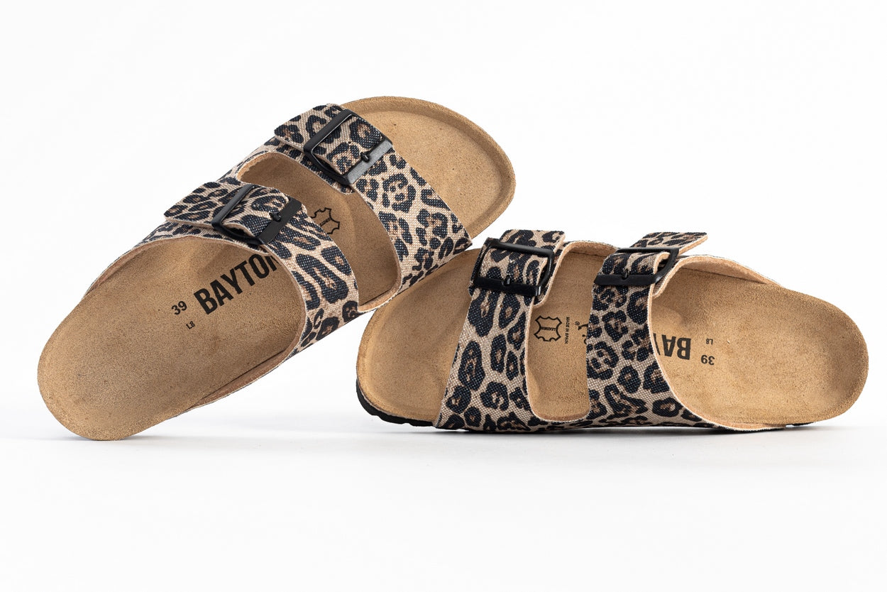 Sandalias Atlas con 2 tiras y estampado de leopardo