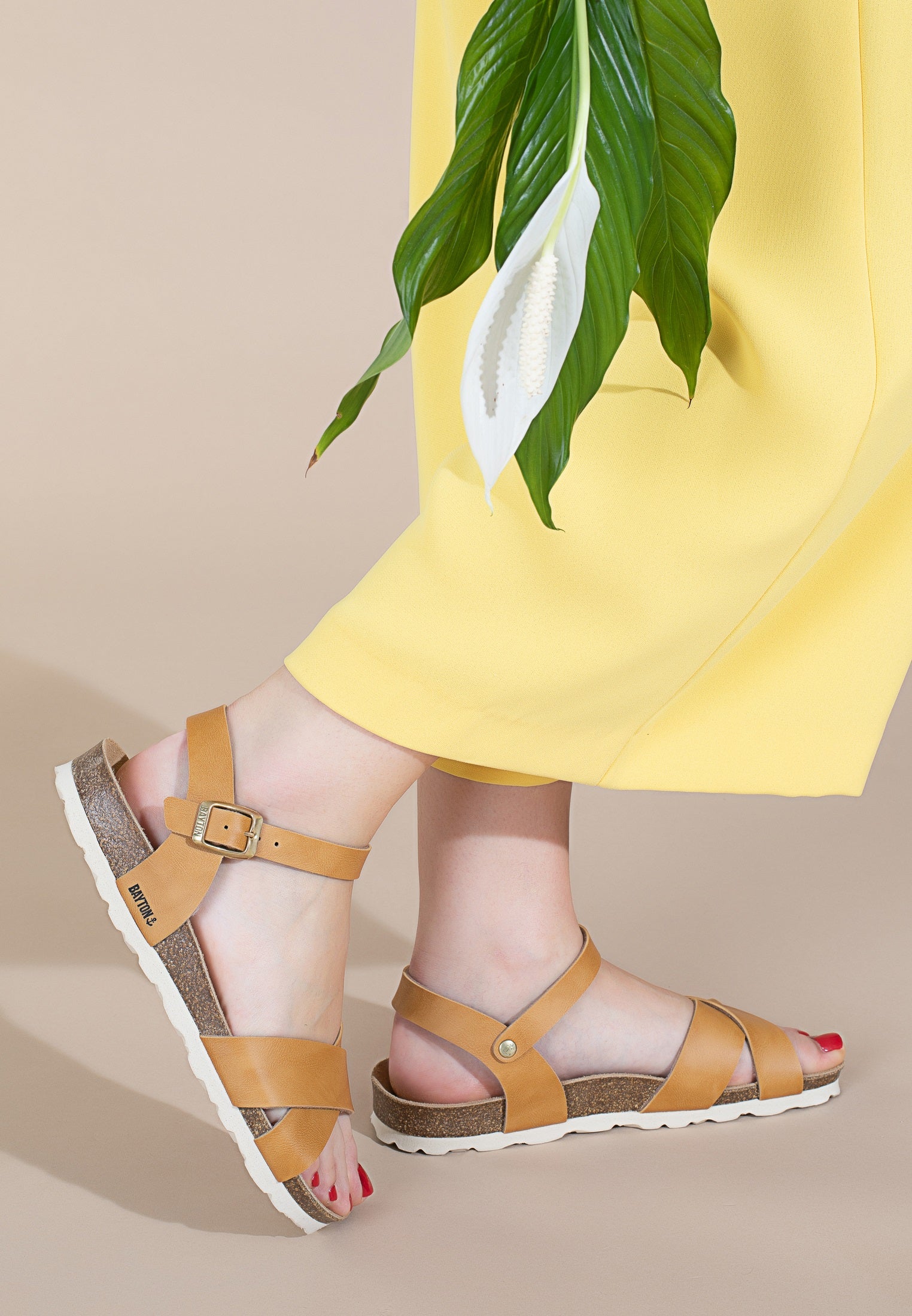 Vallado Tan Multi-Strap Sandals