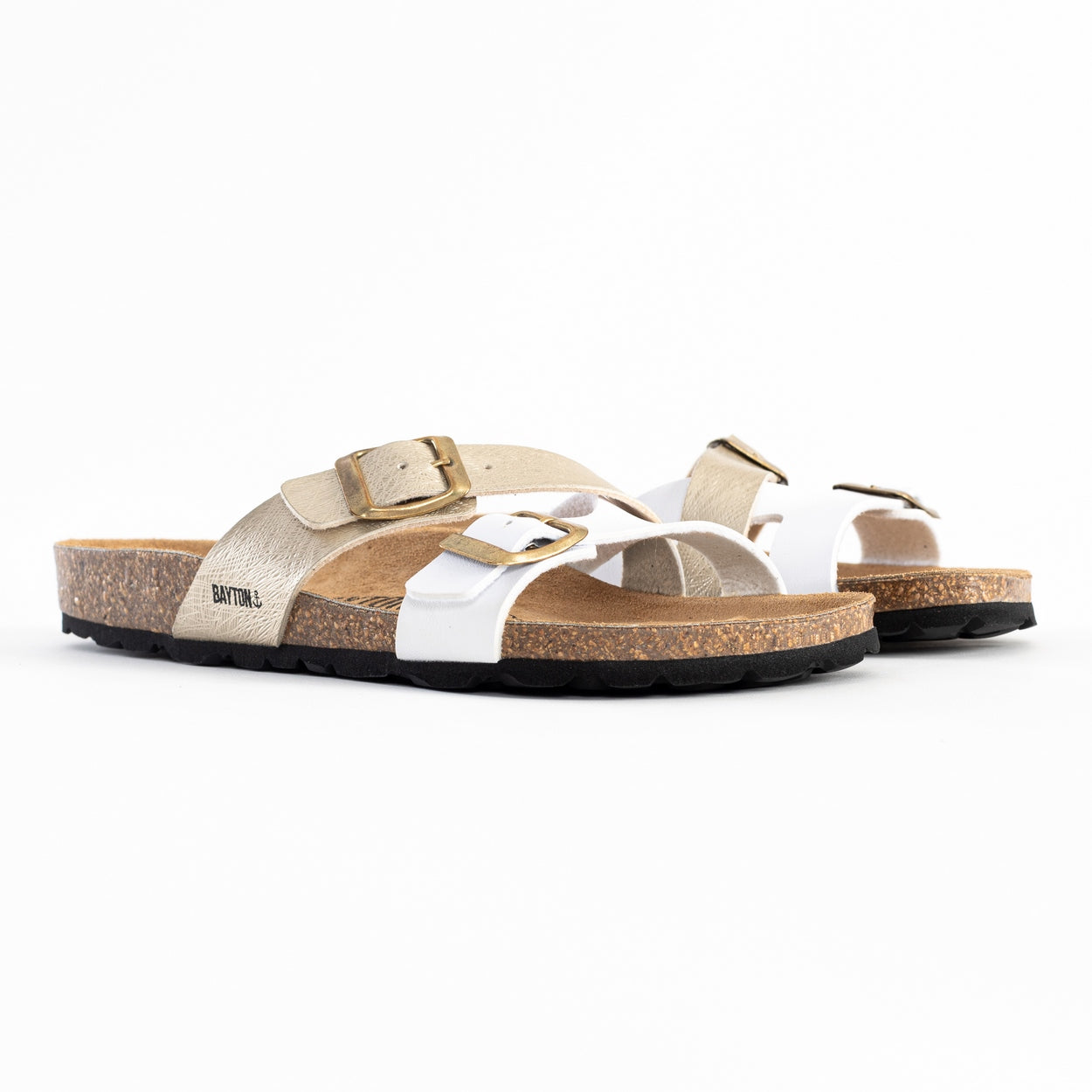 Sandalias Cleo de 2 tiras en blanco y dorado