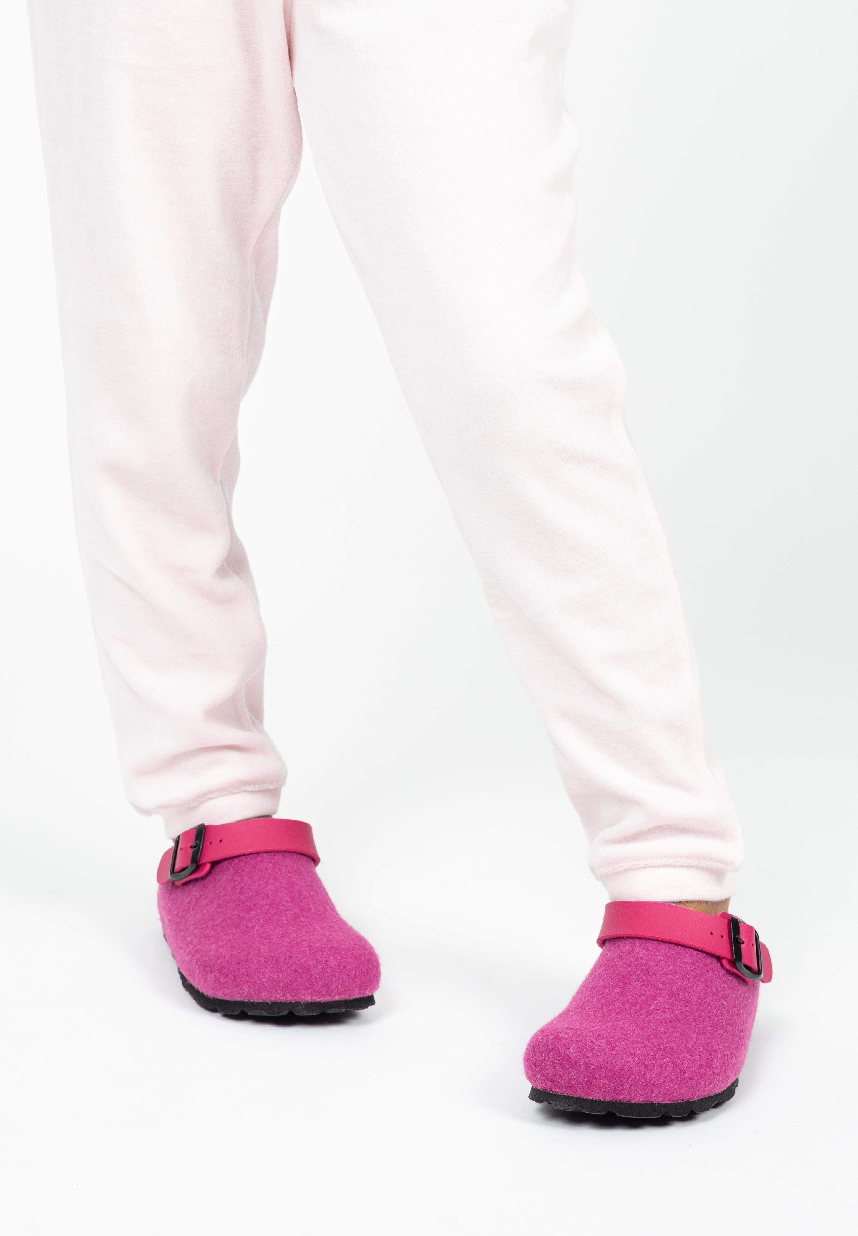 Noma Fuchsia Clogs