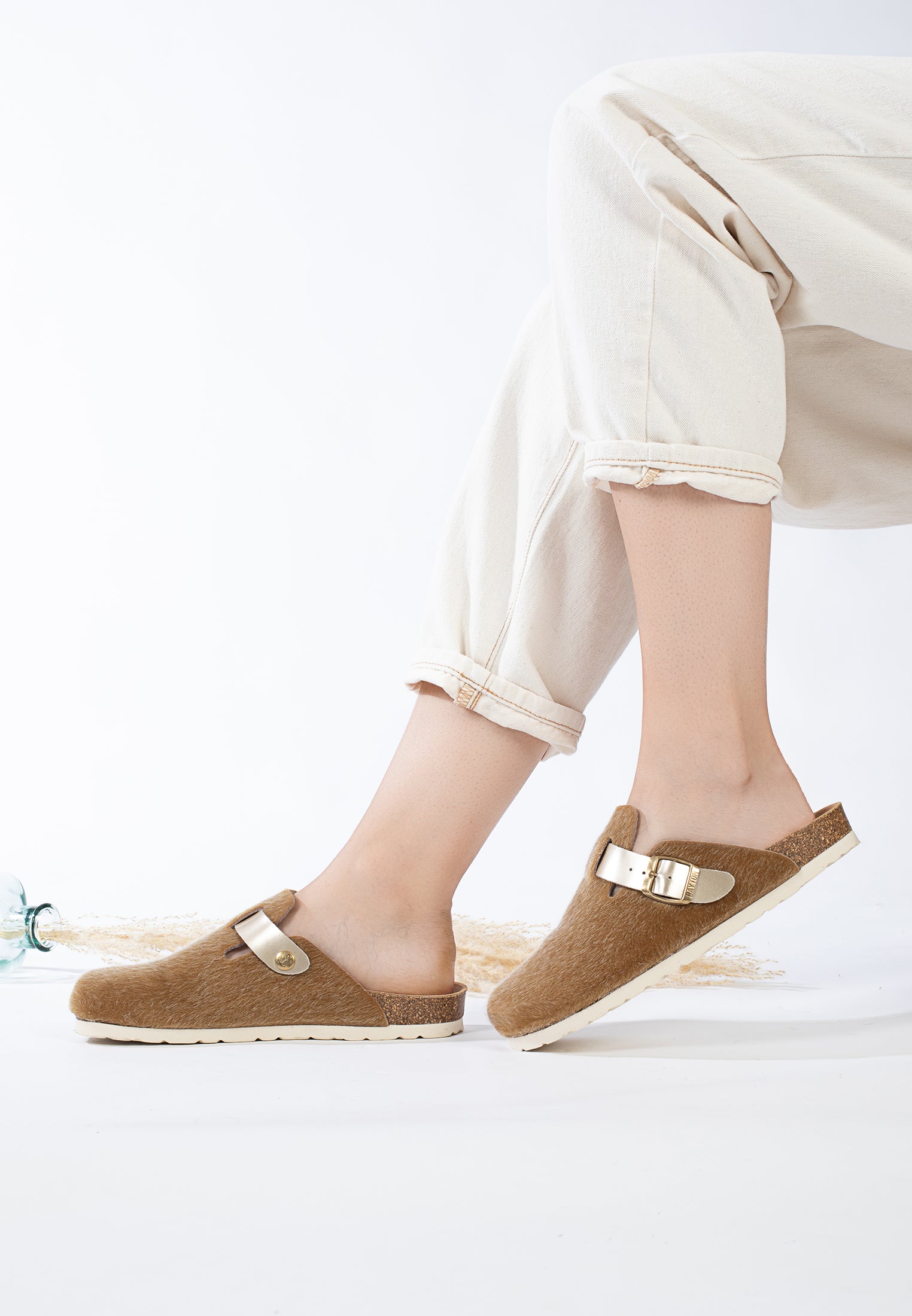 Moke Light Brown and Gold Clogs