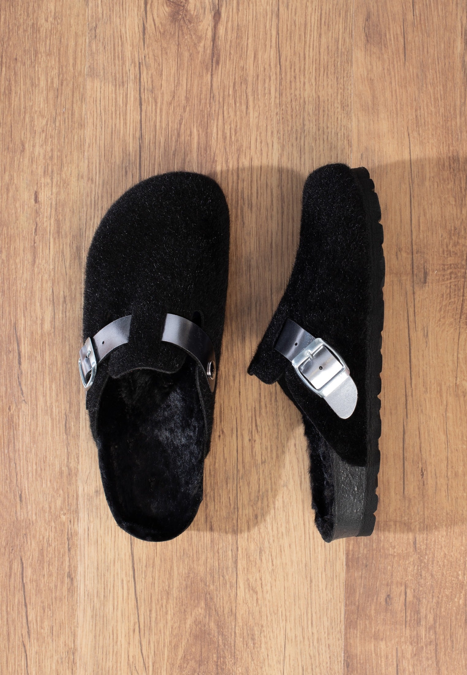 Moke Black and Silver Clogs