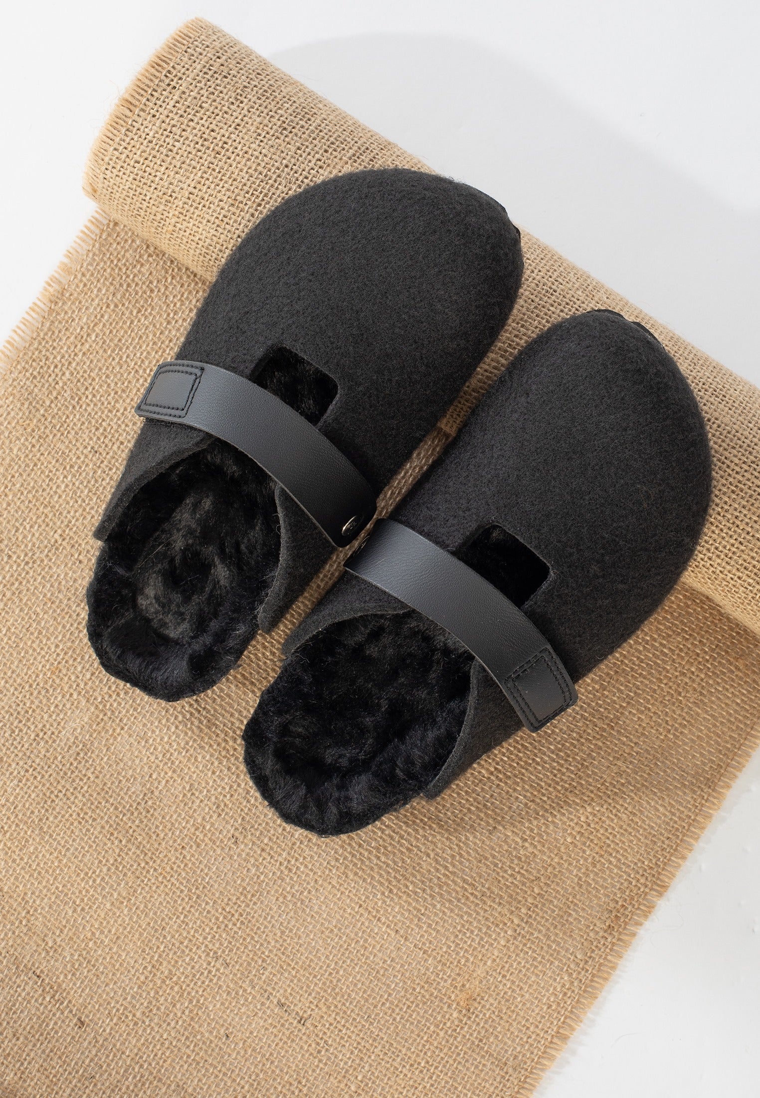 Semnoz Clogs Black