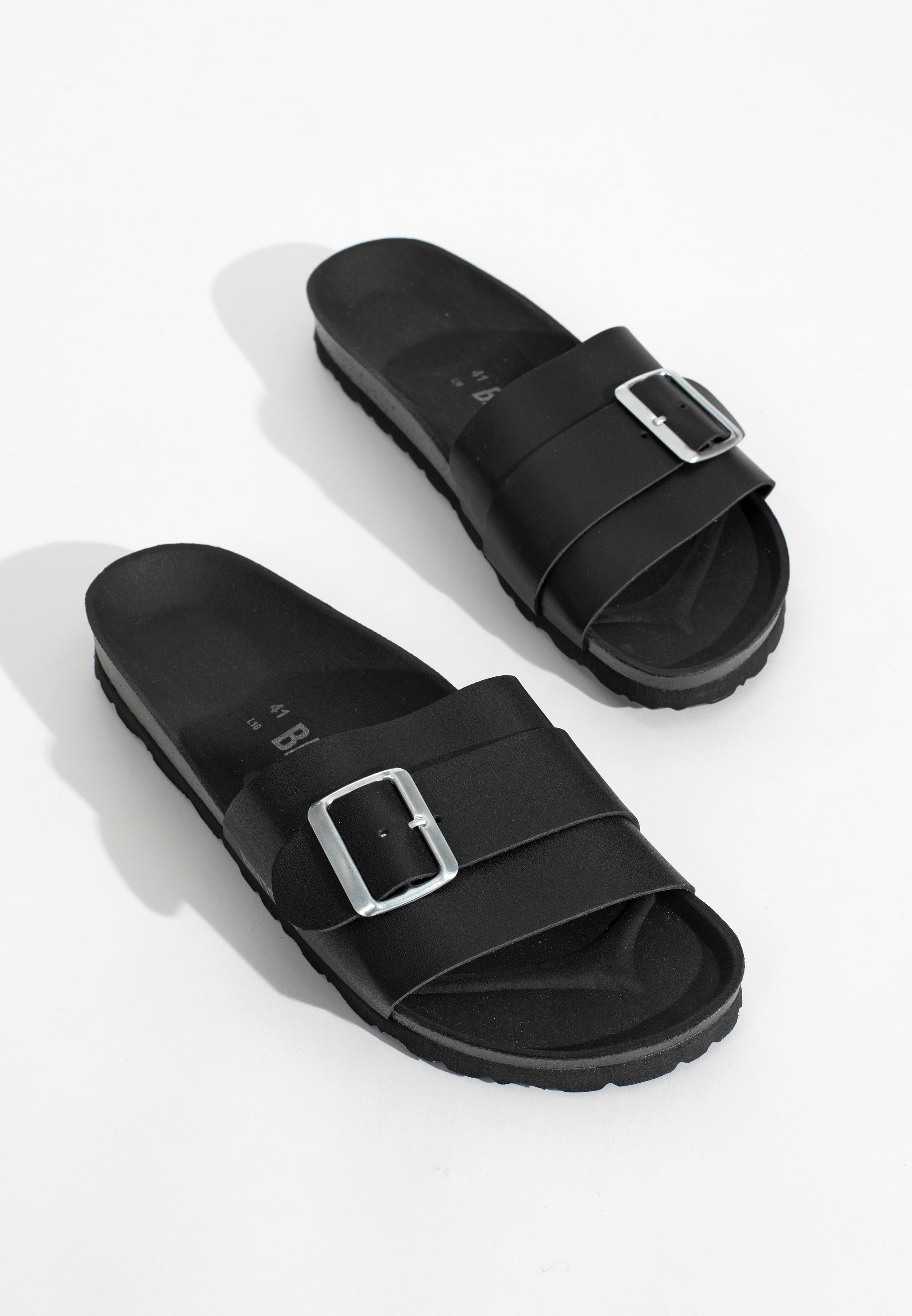 1 Strap Sombrero Sandals Black