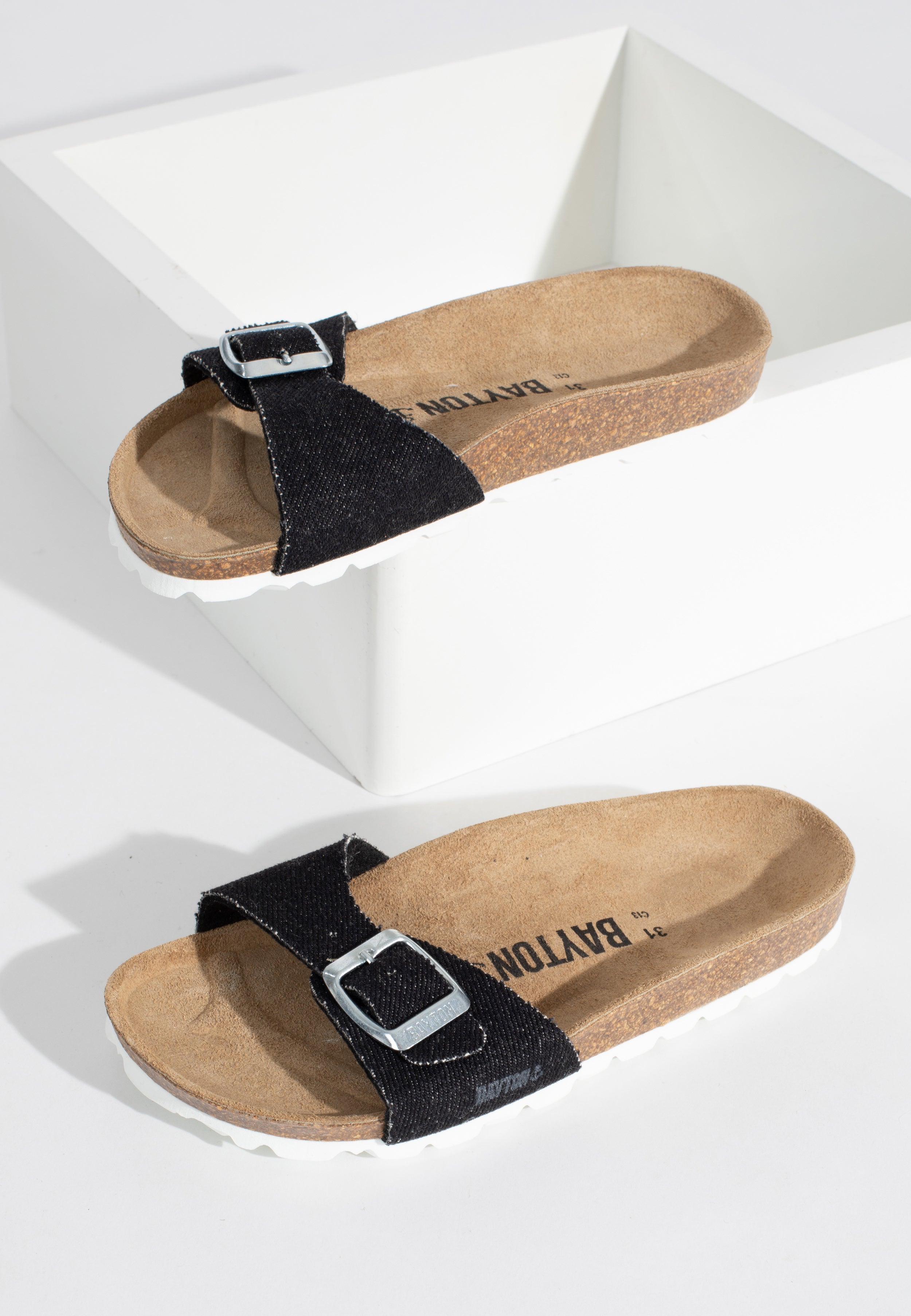 Zephyr 1 Strap Sandals Black