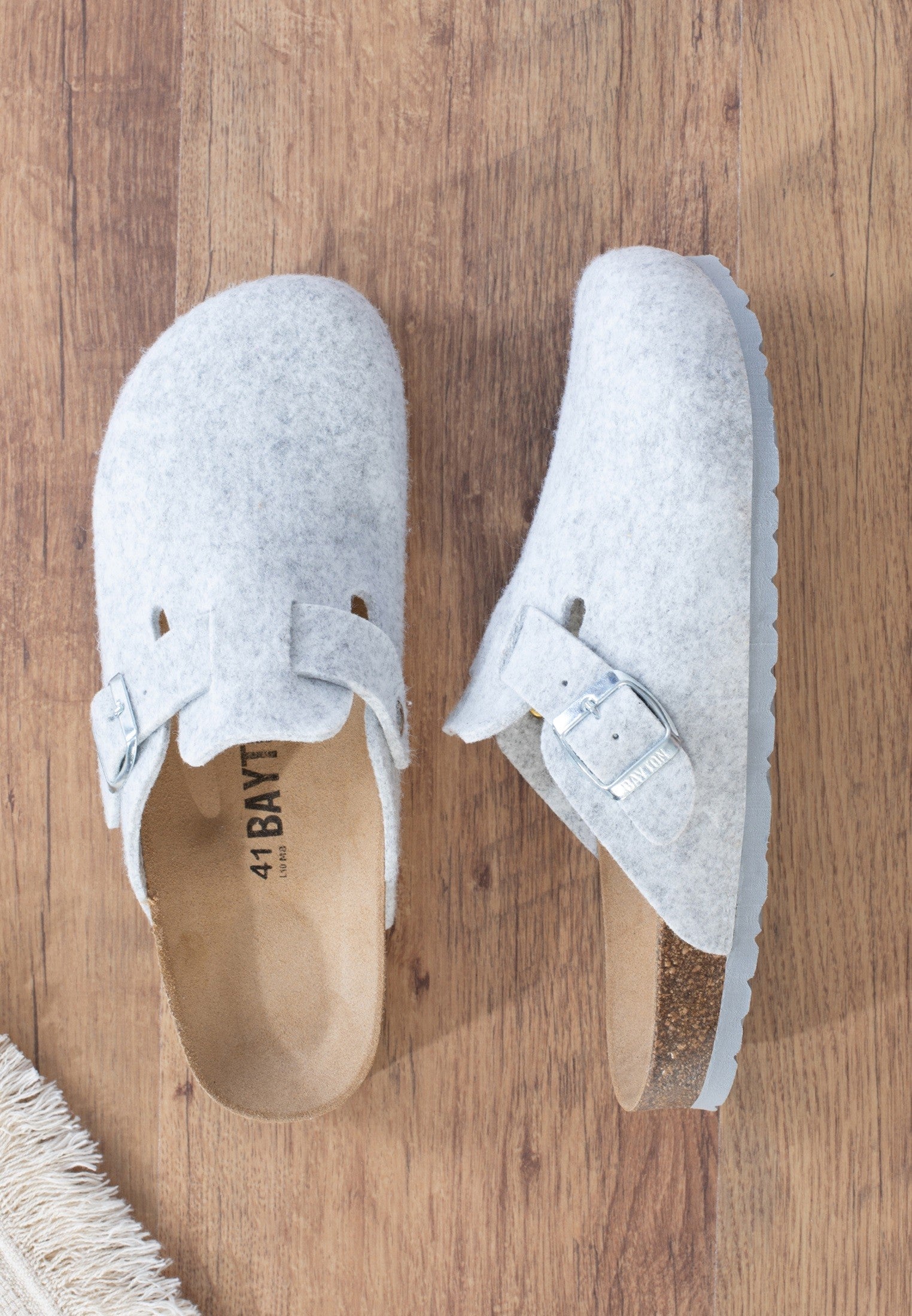 Moke Light Grey Clogs