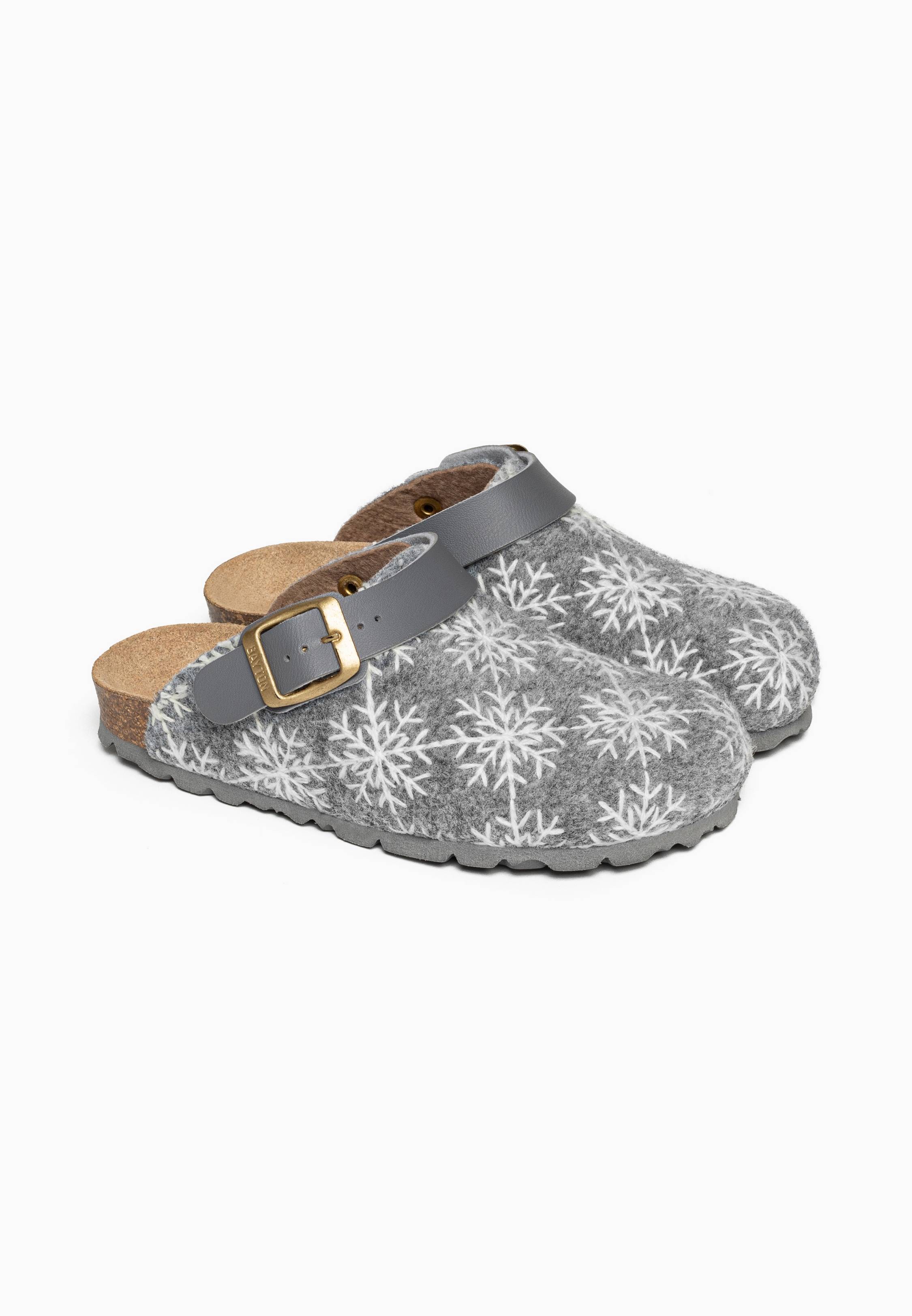 Noma Grey and White Clogs