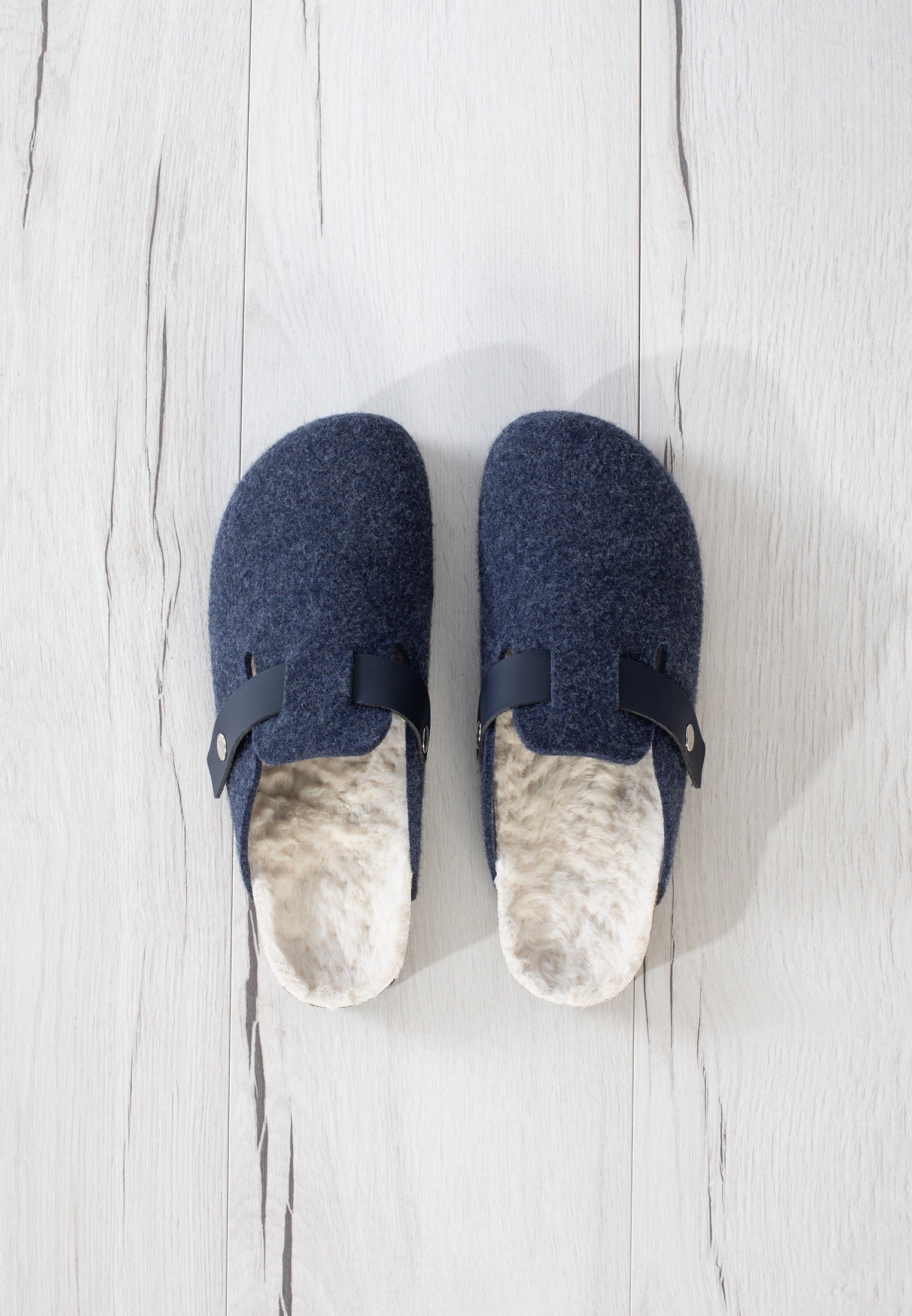 Solden Navy Blue Clogs