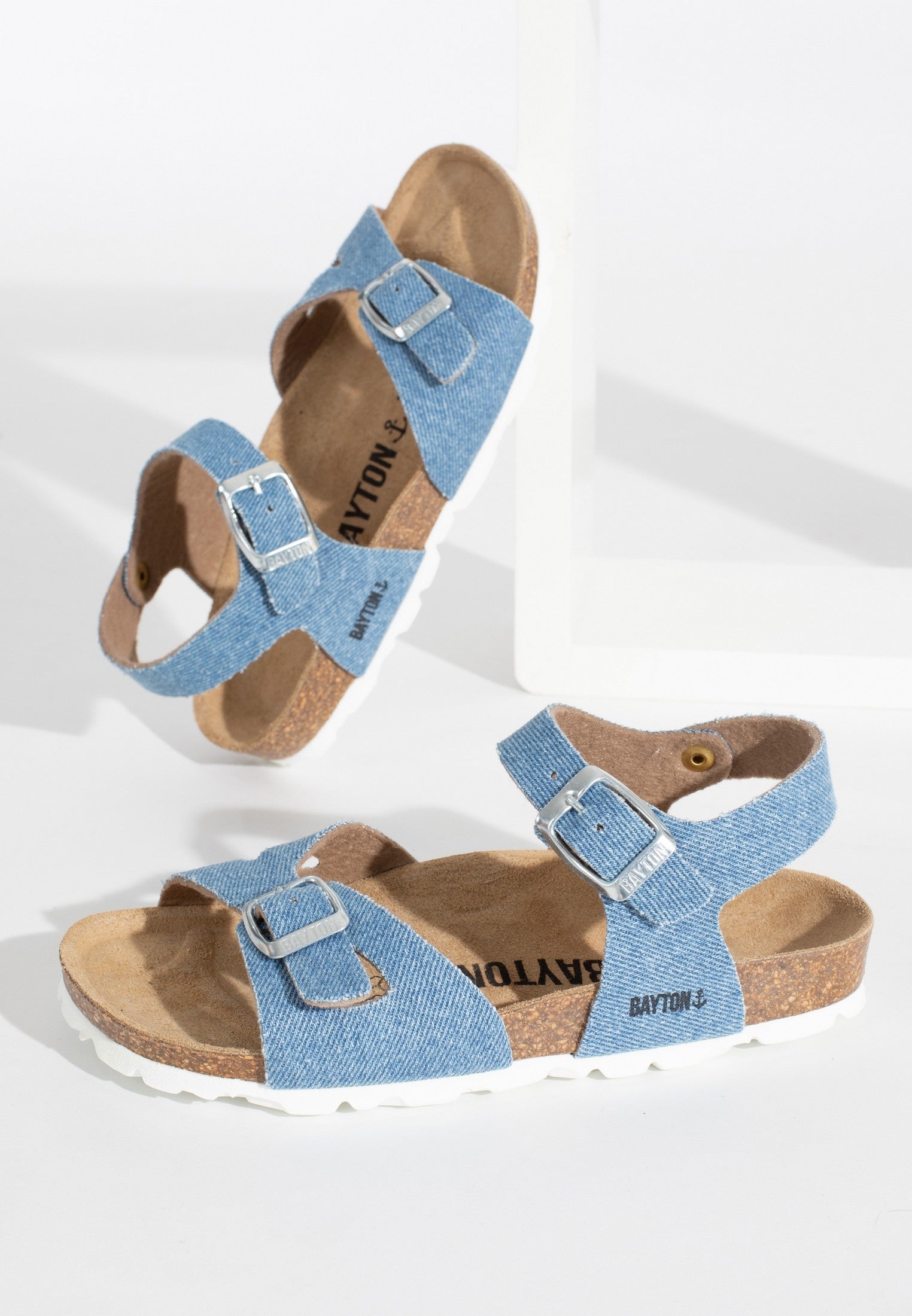 Sandalias Pegase De Denim Azul Claro Con Varias Tiras