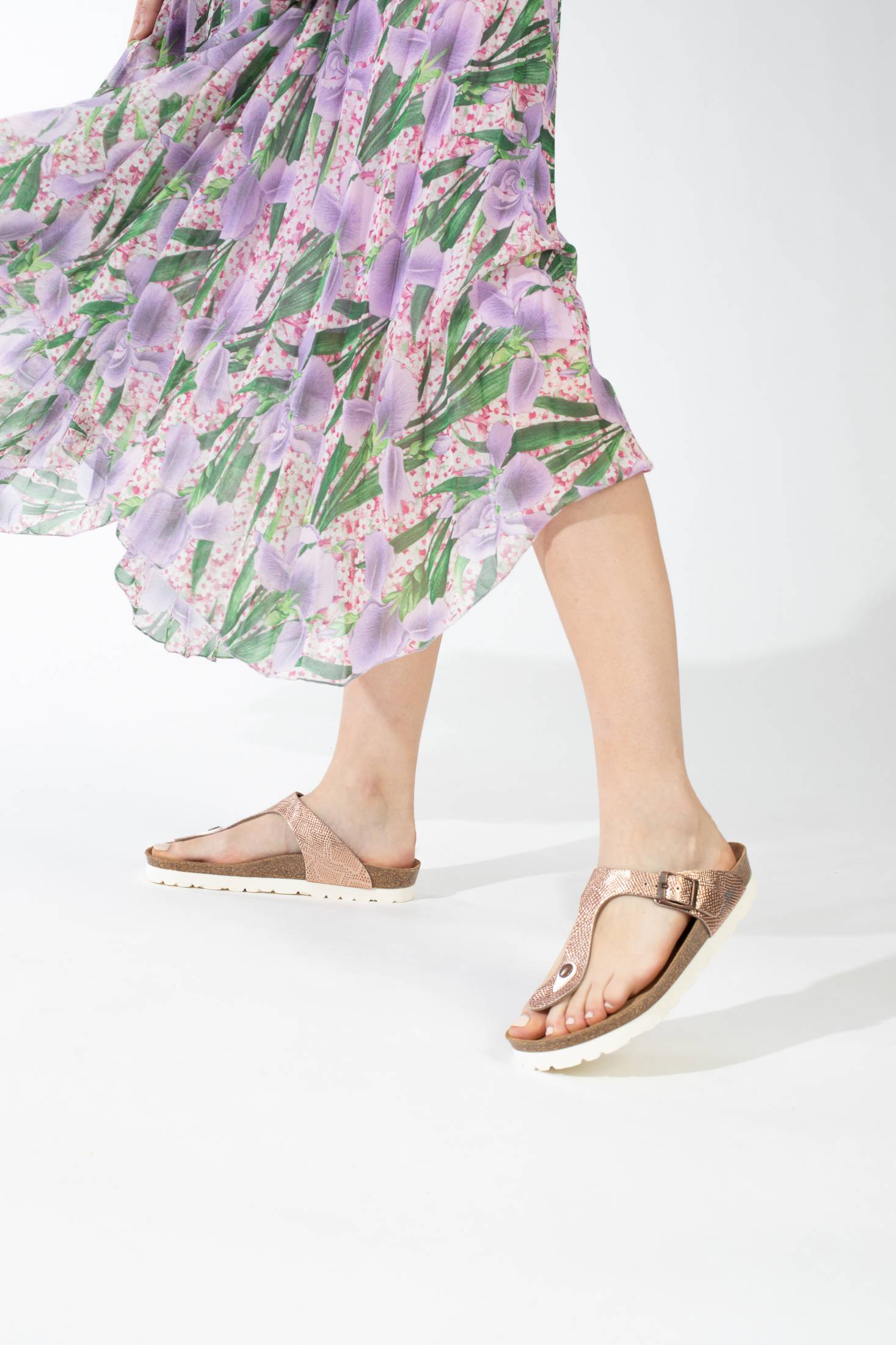 Cairns Rose Gold Toe Post Sandals